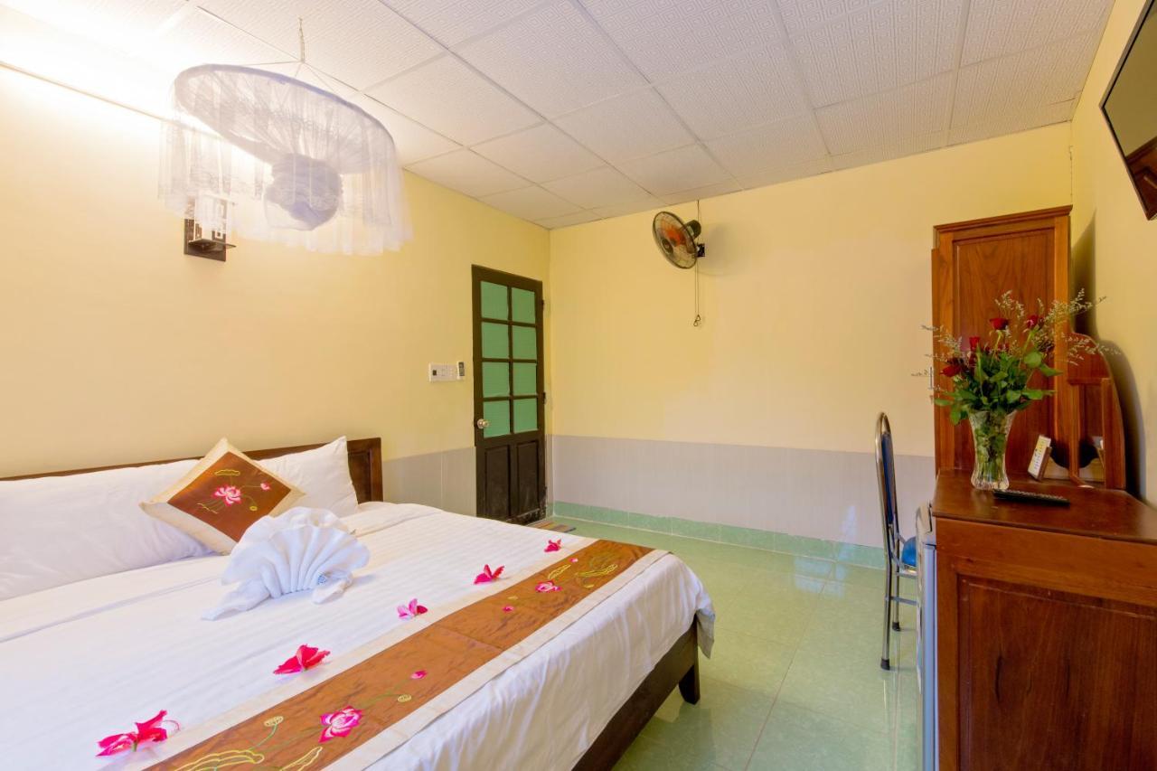 Bougain Villeas Homestay Hoi An Bagian luar foto