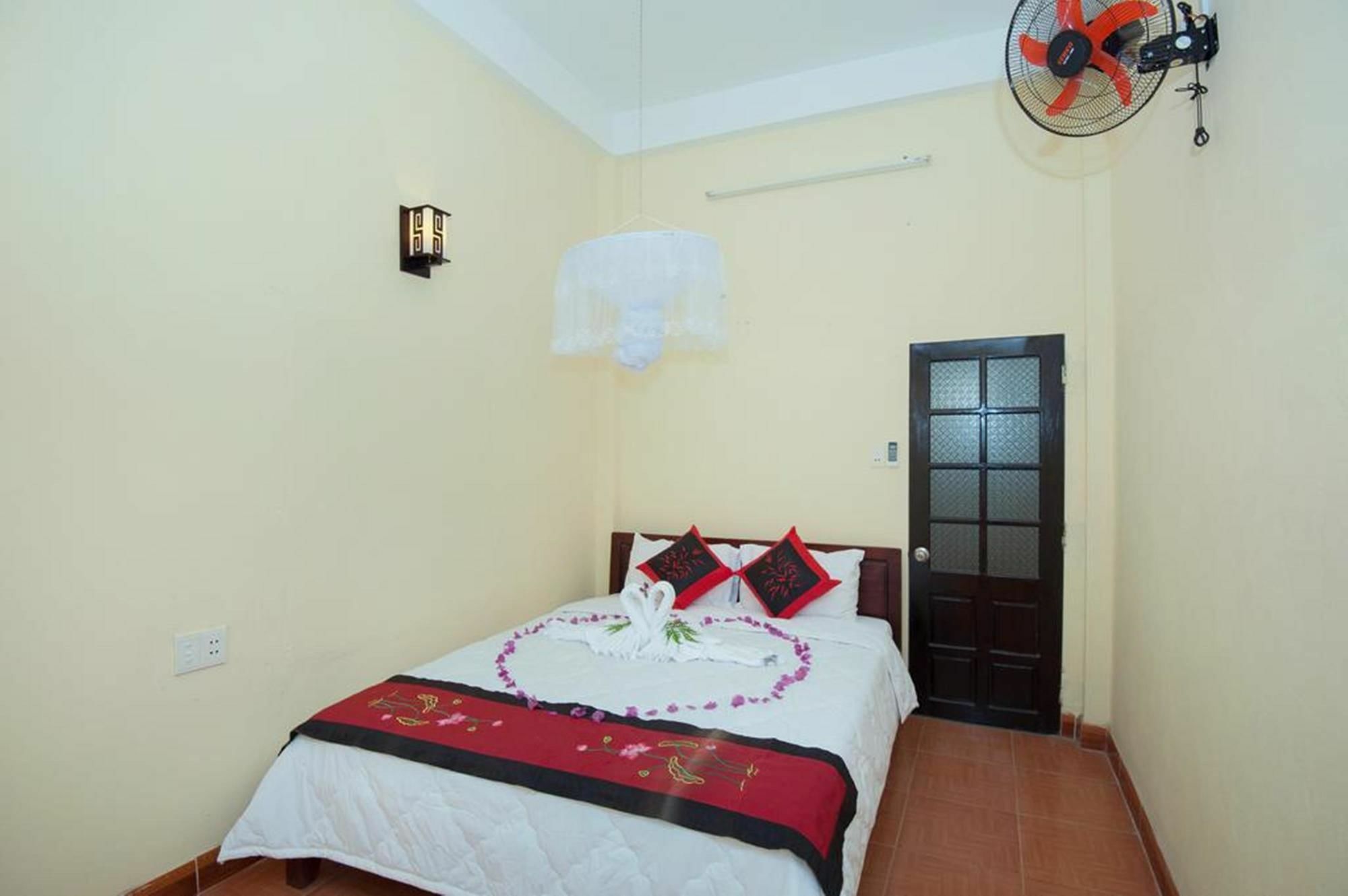 Bougain Villeas Homestay Hoi An Bagian luar foto