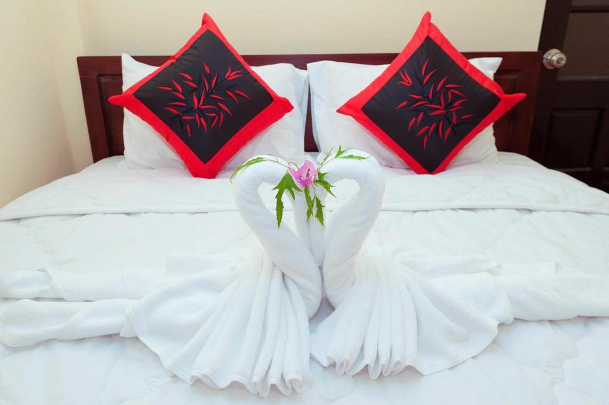 Bougain Villeas Homestay Hoi An Bagian luar foto